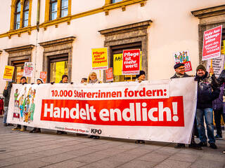 20221213_Die-Pflege-ist-sauer_lowres-14.jpg