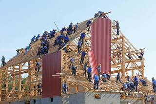 bauen-haus-arbeiter-baustelle-wohnbau.jpg