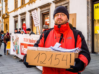 20221213_Die-Pflege-ist-sauer_lowres-6.jpg